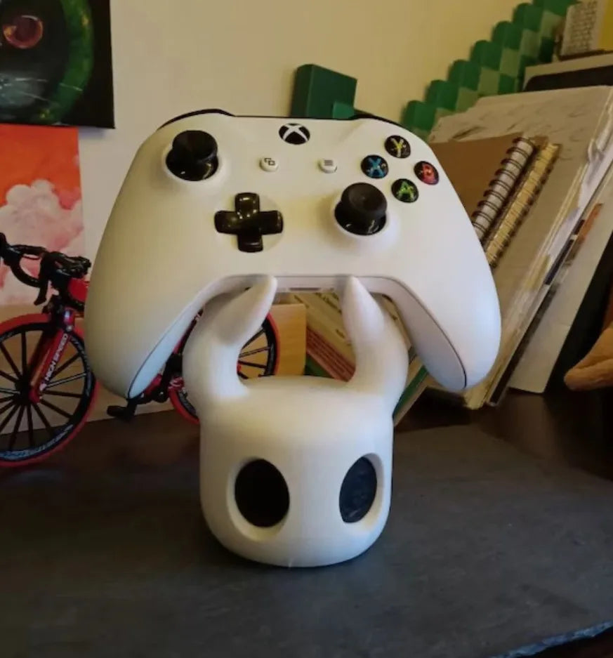 Soporte universal para mando de juegos compatible con PS4/PS5/Switch con temática de Hollow Knight. Genial soporte de escritorio para videojuegos.